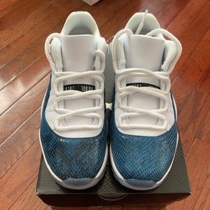 Air Jordan 11 Retro Low Le